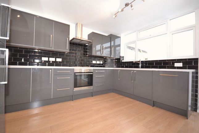 Thumbnail Property to rent in To Let, Three Bedroom House, Overton Road, London