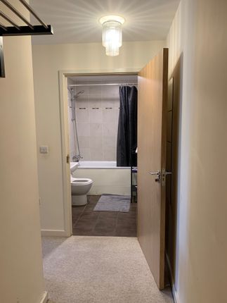 Flat to rent in The Crescent, Hannover Quay, Bristol