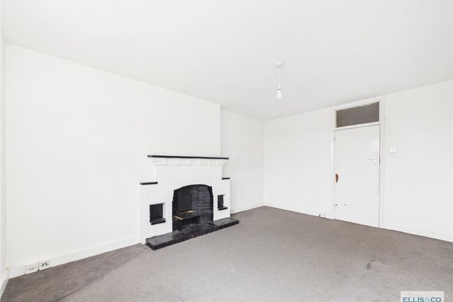 Flat 23, Mountaire Court,, Highfield Avenue, London photo 4