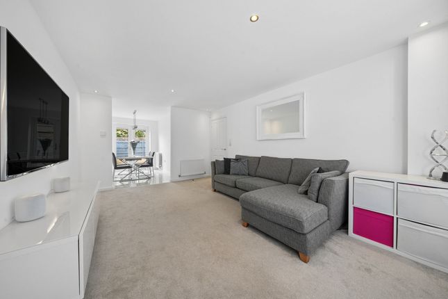 27 Mott Close, Witney photo 4