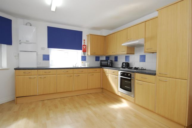 Flat to rent in Hastings Street, Plymouth