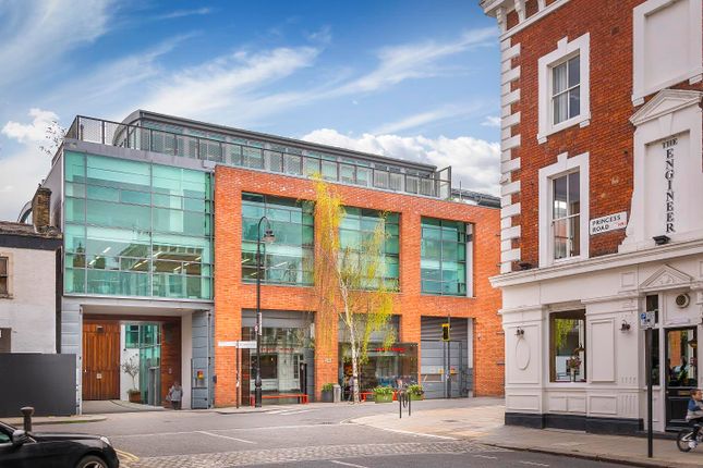 Office to let in 42 Gloucester Avenue, London