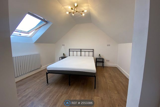 Studio Room