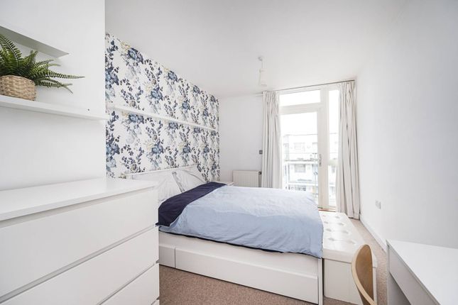 Thumbnail Flat for sale in Sadler Place, Hackney, London