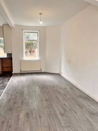1, Penhallow Drive, Wolverhampton photo 3