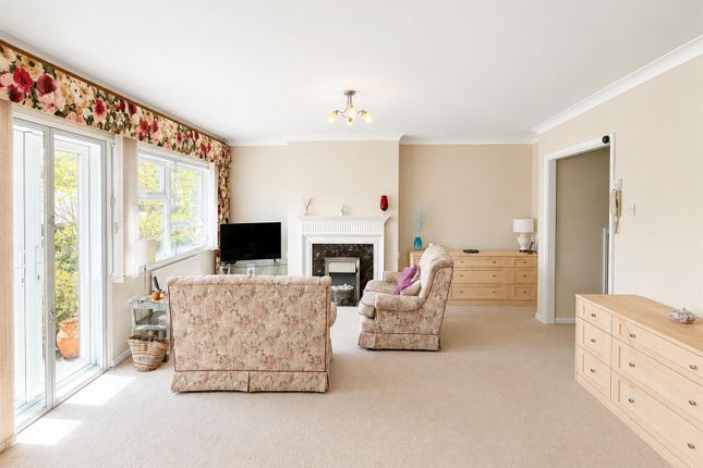 2 Rockleigh Court, Hutton Road, Brentwood photo 3