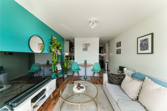 Flat for sale in Downham Road, London