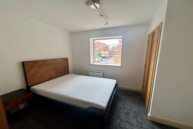 Flat to rent in Henke Court, Caerdydd