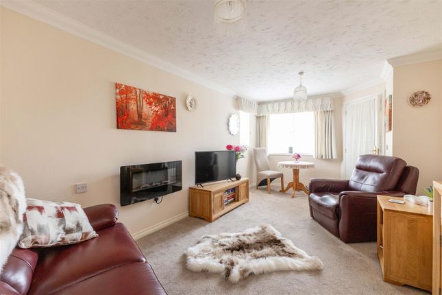 Flat 43 Llewelyn Lodge, 21, Cooden Drive, Bexhill-On-Sea photo 2