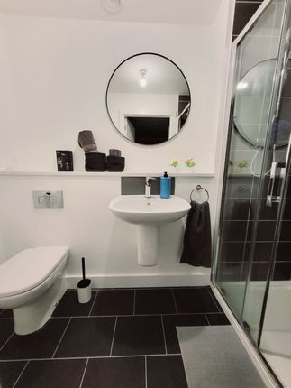 1, Woolton Close, Salford photo 3