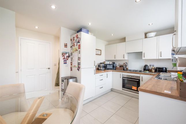 16, Goldcrest Avenue, Leyland photo 3