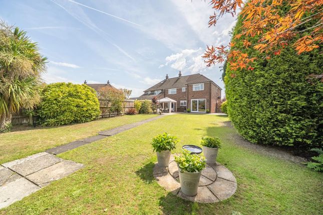 14 KINGSLEY CLOSE, Newbury, Newbury photo 2