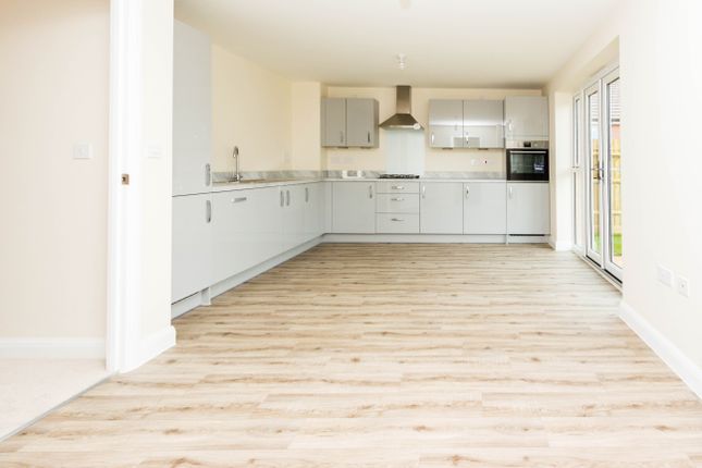 4, Pinnels Road, Wellingborough photo 4