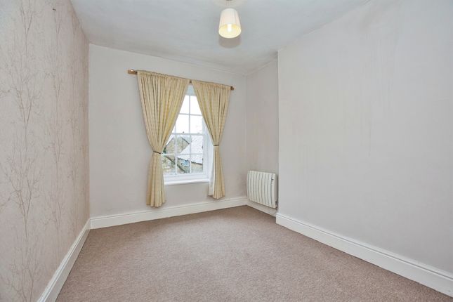 Flat for sale in Market Square, Crewkerne