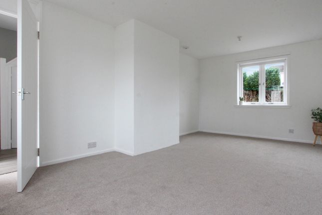 48, Heathryfold Drive, Aberdeen photo 2