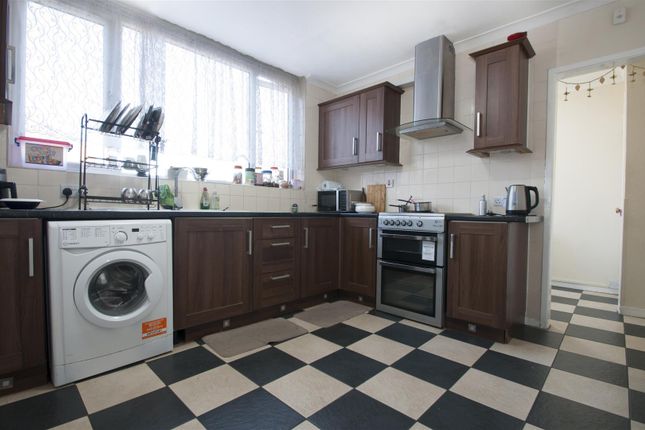 153, Humber Way, Berkshire photo 4