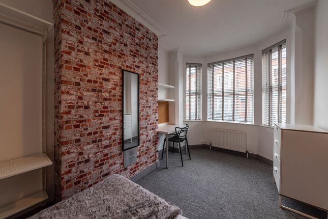 Room 1, 17, Gloucester Avenue, Nottingham photo 2