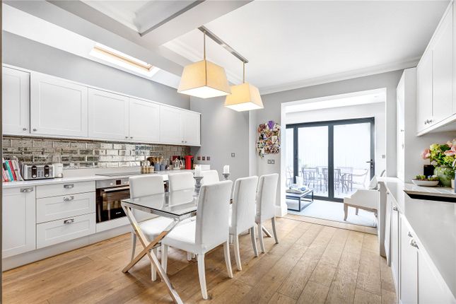 Flat for sale in Gilstead Road, Fulham, London