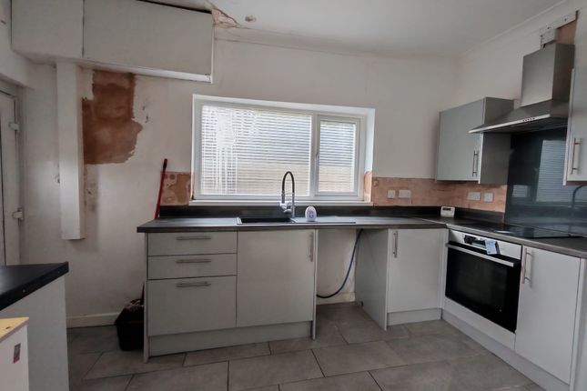 41, Grove Avenue, Pontefract photo 3