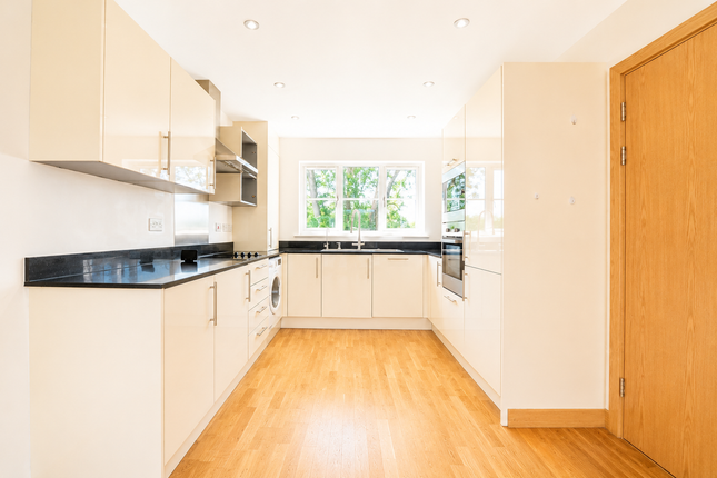 1, Eldridge Close, Saffron Walden photo 4