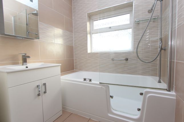 132, Village Way, Pinner photo 4