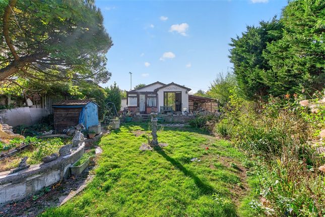 Sugden Avenue, Wickford photo 2