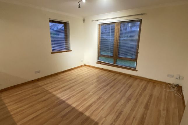 Flat 2, 55 Easter Hermitage, Leith photo 3