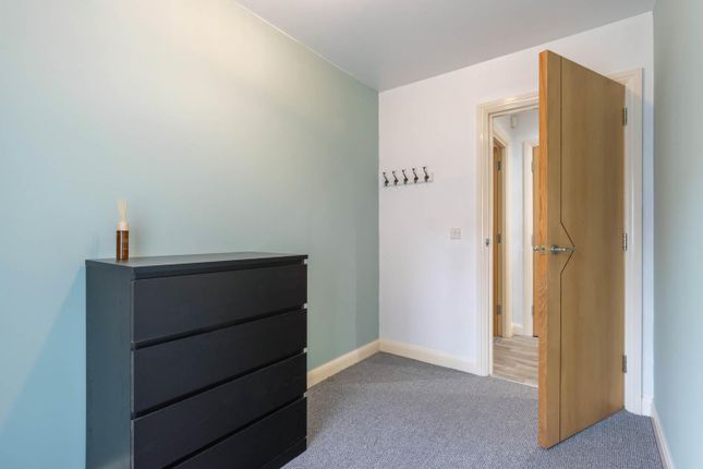 Flat to rent in Newhall Court, George Street