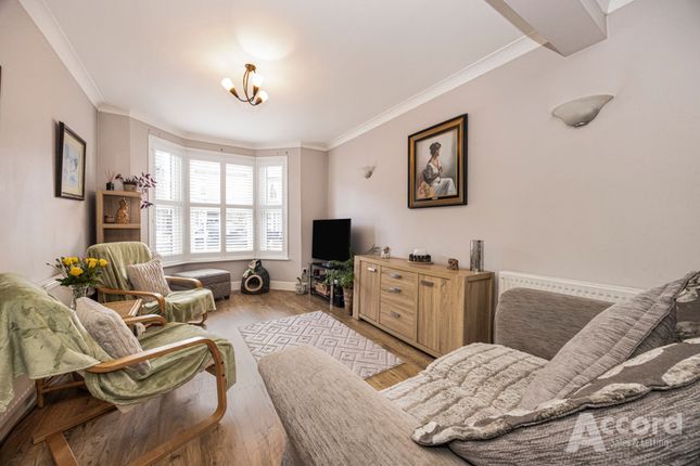 9 Hamilton Road, Romford photo 2