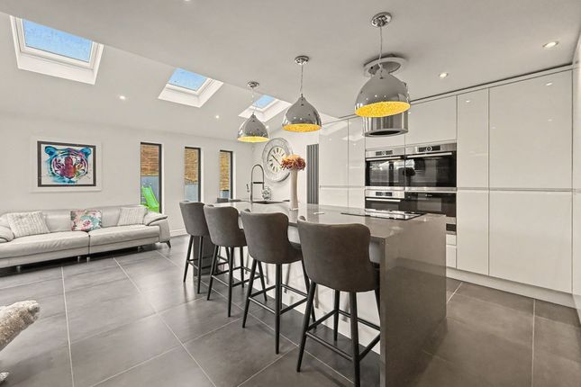 1 Willowbank, Manchester photo 2