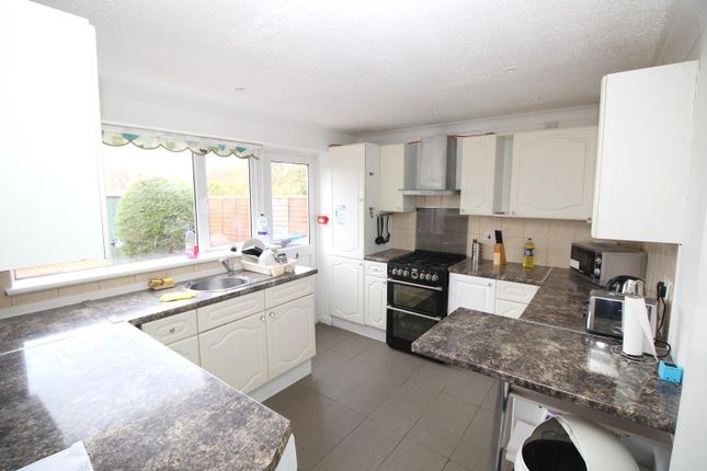 Room 4, 20, Moat Road, East Grinstead photo 4