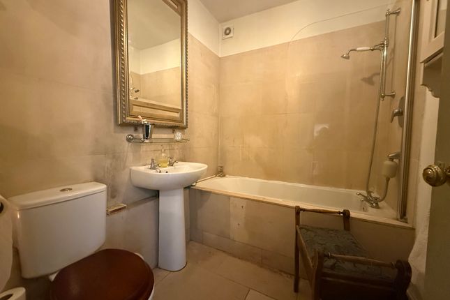 Bath photo 5