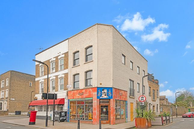 Flat for sale in Barbauld Road, London