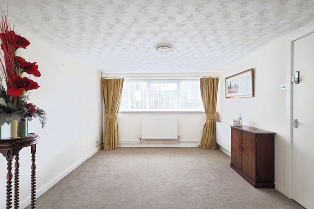 Flat, 74-76,, Micklehurst Road, Ashton-under-Lyne photo 2