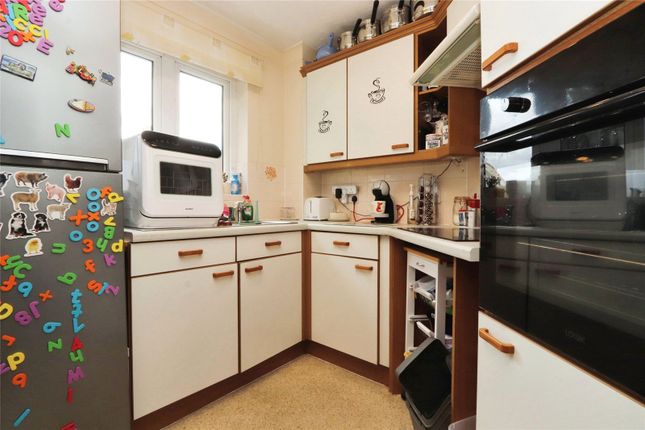 31 Strand Court,, Chingswell Street, Devon photo 3