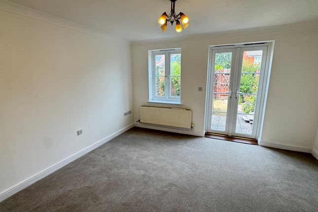 14, Chestnut Tree Gardens, Warminster photo 3