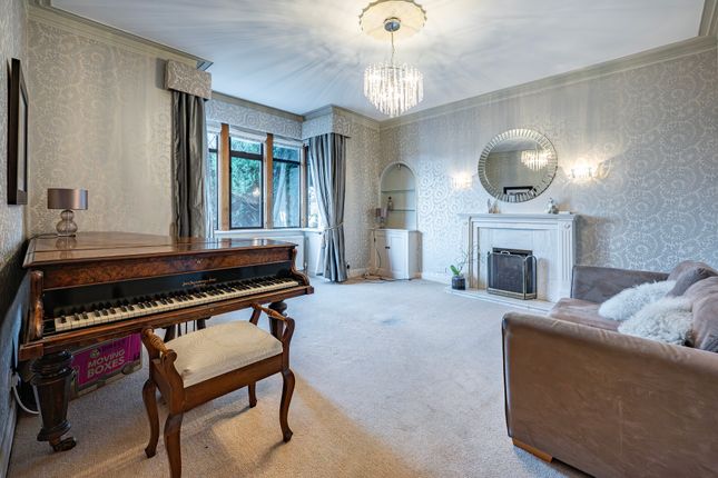 99 Dukes Road, Burnside, Glasgow photo 3
