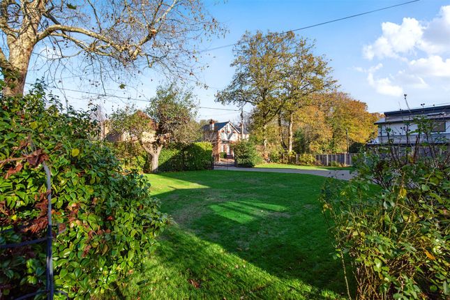 Orchard House,, Newnham Road, Hampshire photo 3