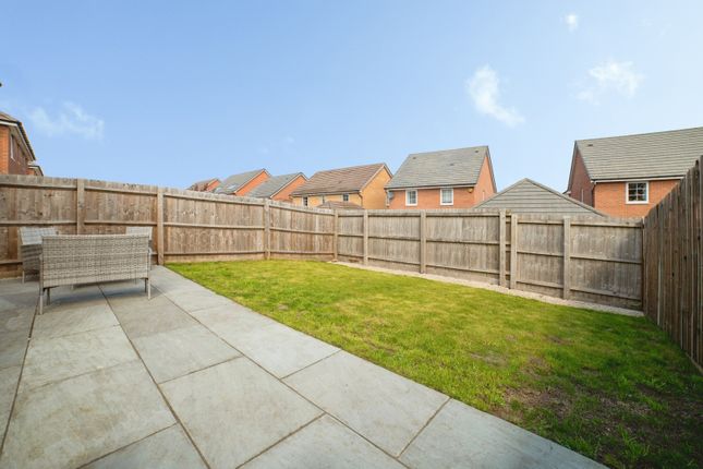 22, Phoenix Close, Nottinghamshire photo 2