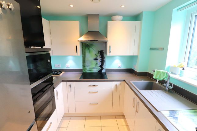 Flat 17, George House,, Primett Road, Hertfordshire photo 4