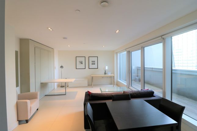 94, Bezier Apartments, City Road, London photo 3