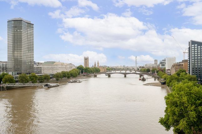 Albert Embankment, London photo 2