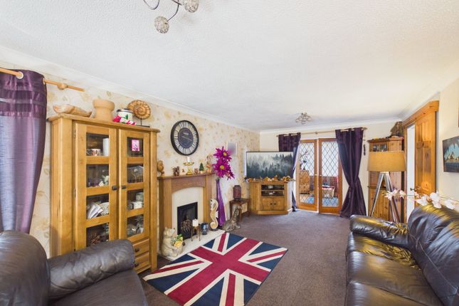 14 & 14a, Heather Drive, Whitby photo 2