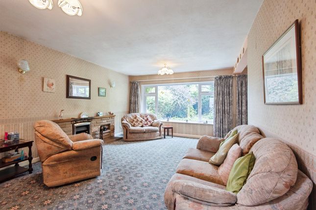 10, Hillside, Royston photo 2