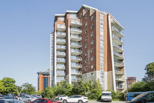 Flat for sale in Richmond Hill Drive, B'mouth Town Centre, Bournemouth, Dorset
