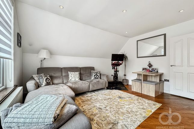 Flat for sale in Tudor Court, High View Avenue, Grays