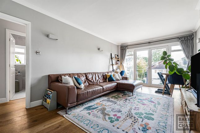 12, Hermitage Close, Enfield photo 3