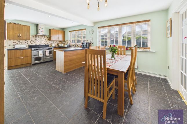 63, Wentwood View, Caldicot photo 2