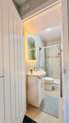 223r5, Kingsway, Hayes photo 4