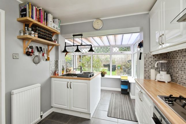 27, Oakwood Crescent, Cheshire photo 4